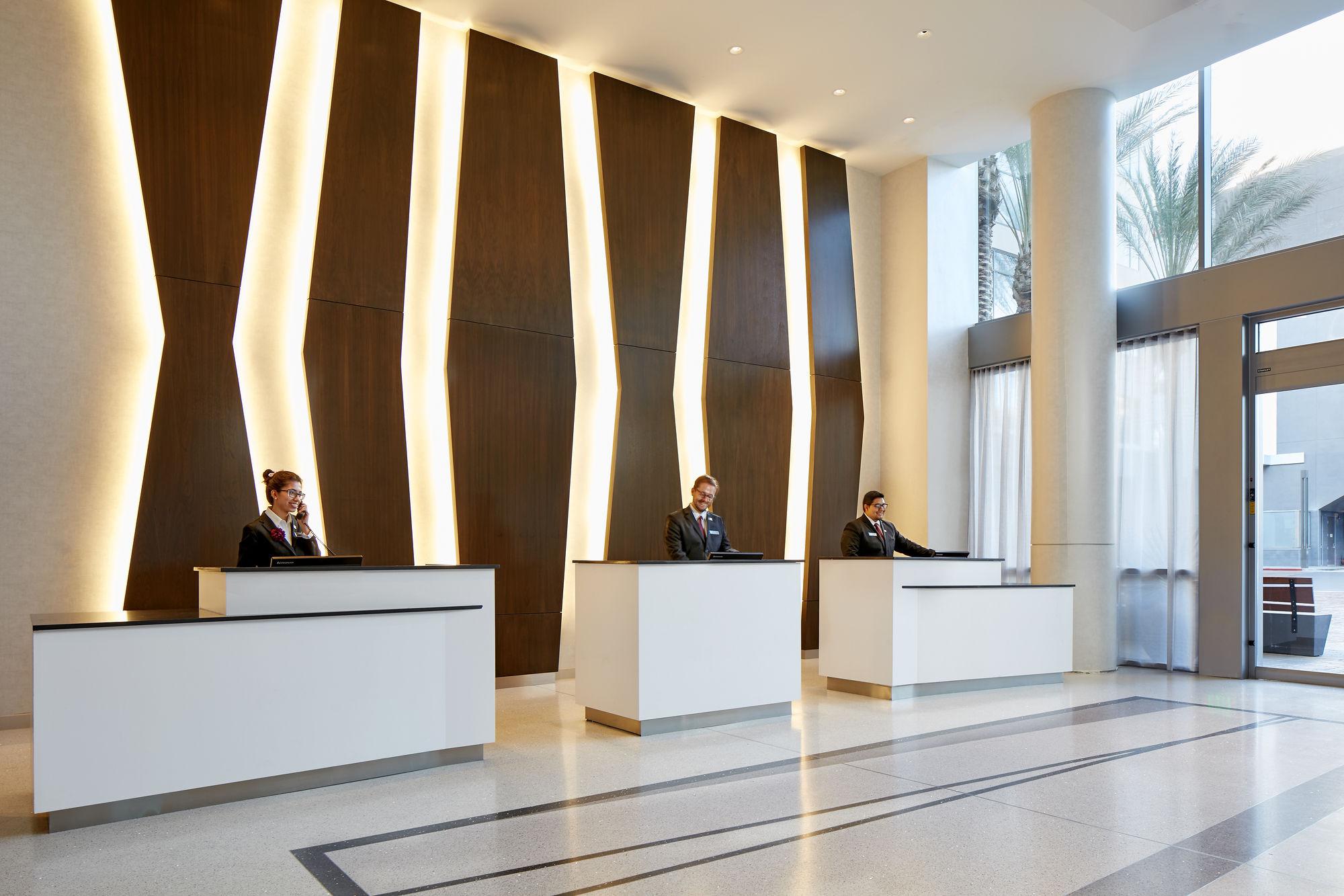 Hotel By Marriott At Resort/convention Center Anaheim